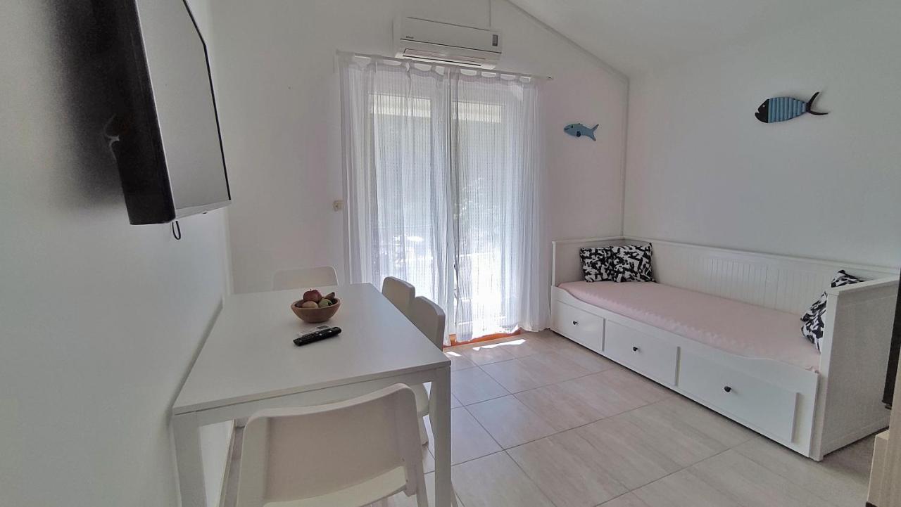 Apartmani Bodo Drvenik  Exterior photo